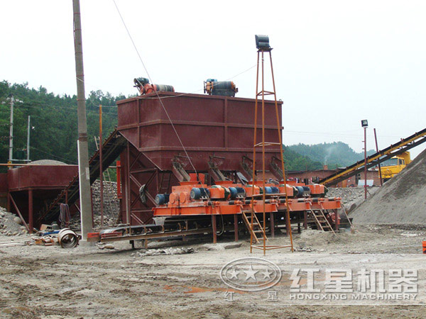 �ݹ������