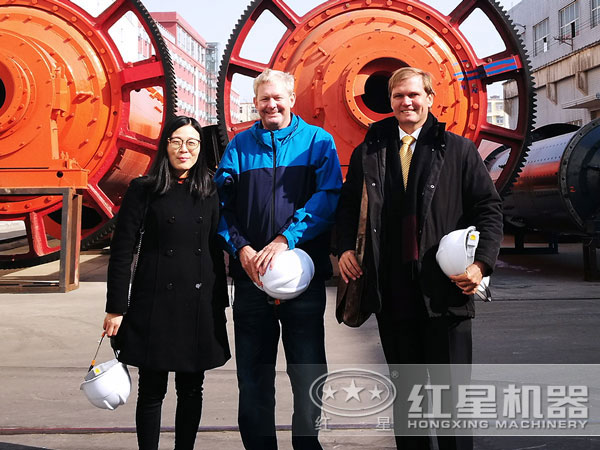 ��ĥ���û��ι۳���ʵ��