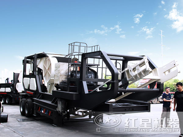 С�ͳ�����ʯ������չʾ