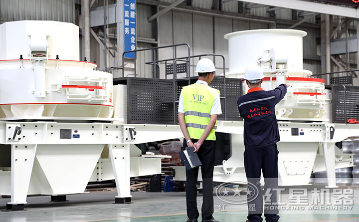 �׻�羺����ʦ��������ÿһ̨����