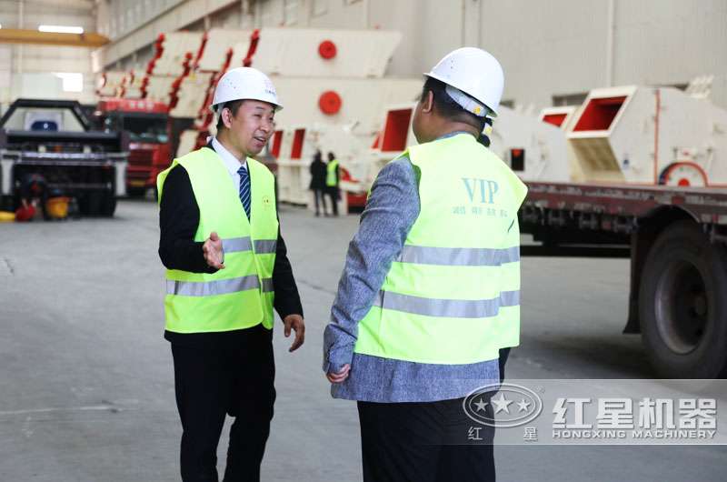 ���ѡ�豸���۸�������ˣ��׻�羺Ϊ�����